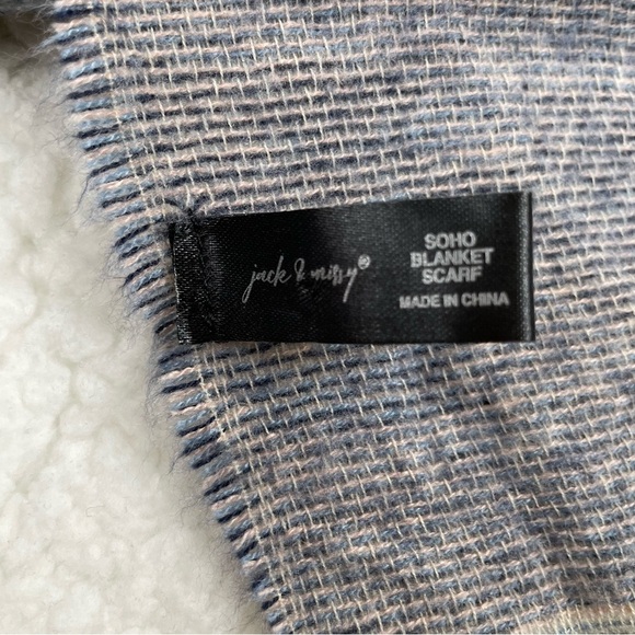 NWOT Jack & Missy Soho Camo Blanket Scarf / Oversized Boho Wrap Poncho - Picture 3 of 4